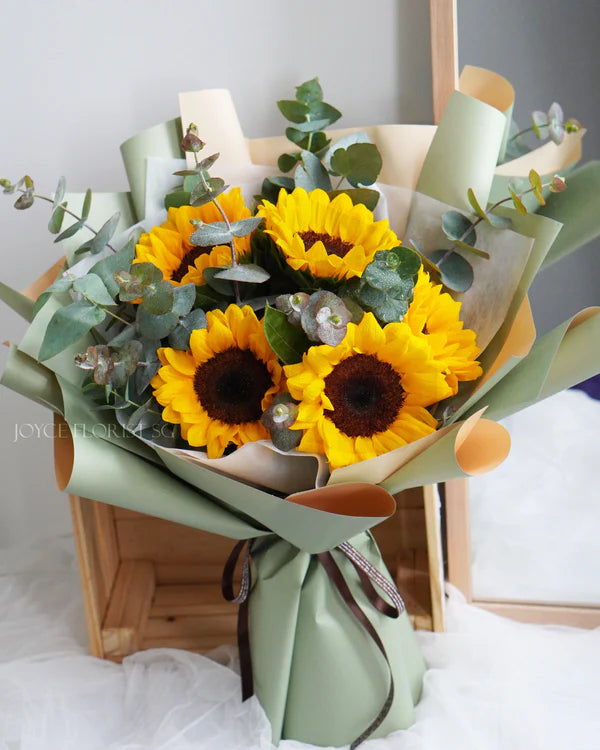 Sun and Leaf Bouquet