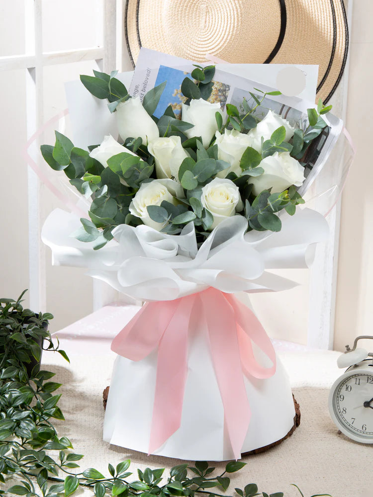 10 Classic White Rose Bouquet